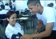 Formado em Medicina em Cuba, jovem baiano é exemplo de solidariedade